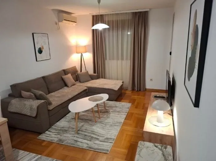 Rent, one bedroom apartment, 45m², Stari Aerodrom, Podgorica