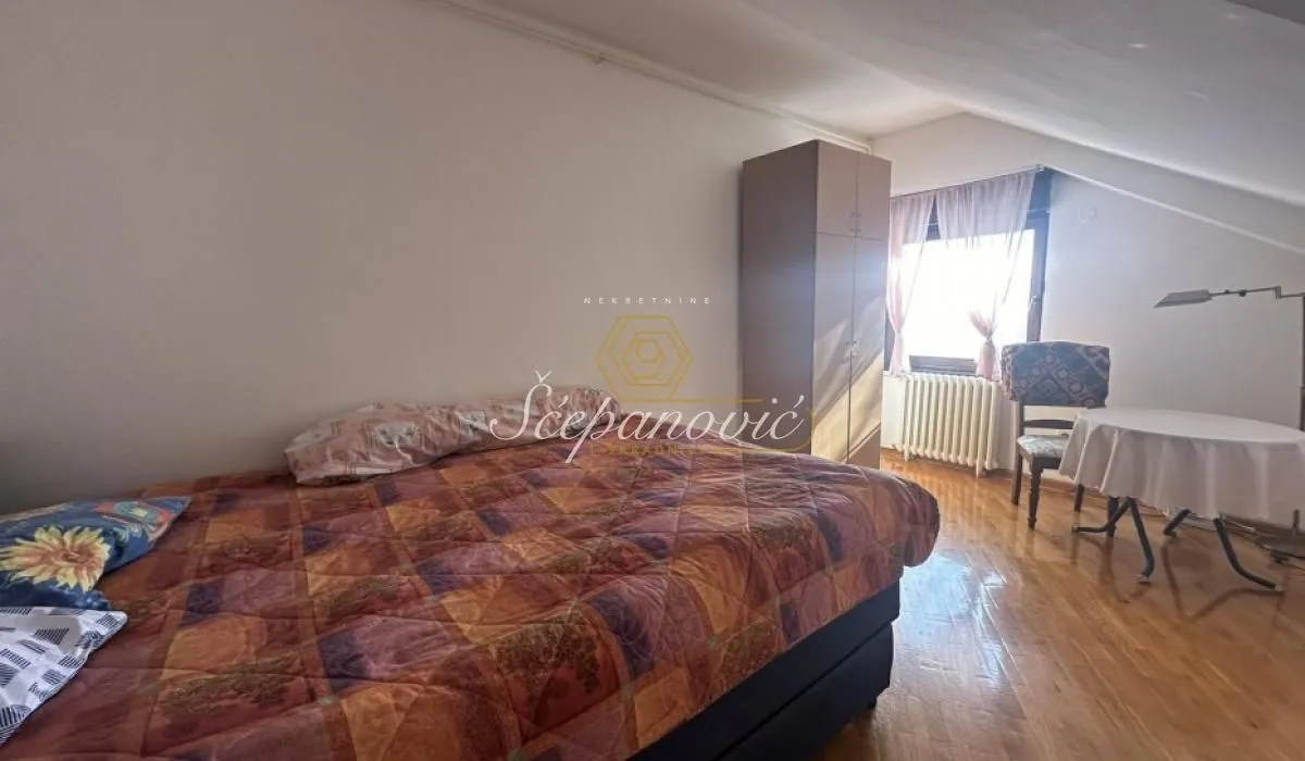 Prodaja, četvorosoban stan, 151m², Centar, Novi Sad