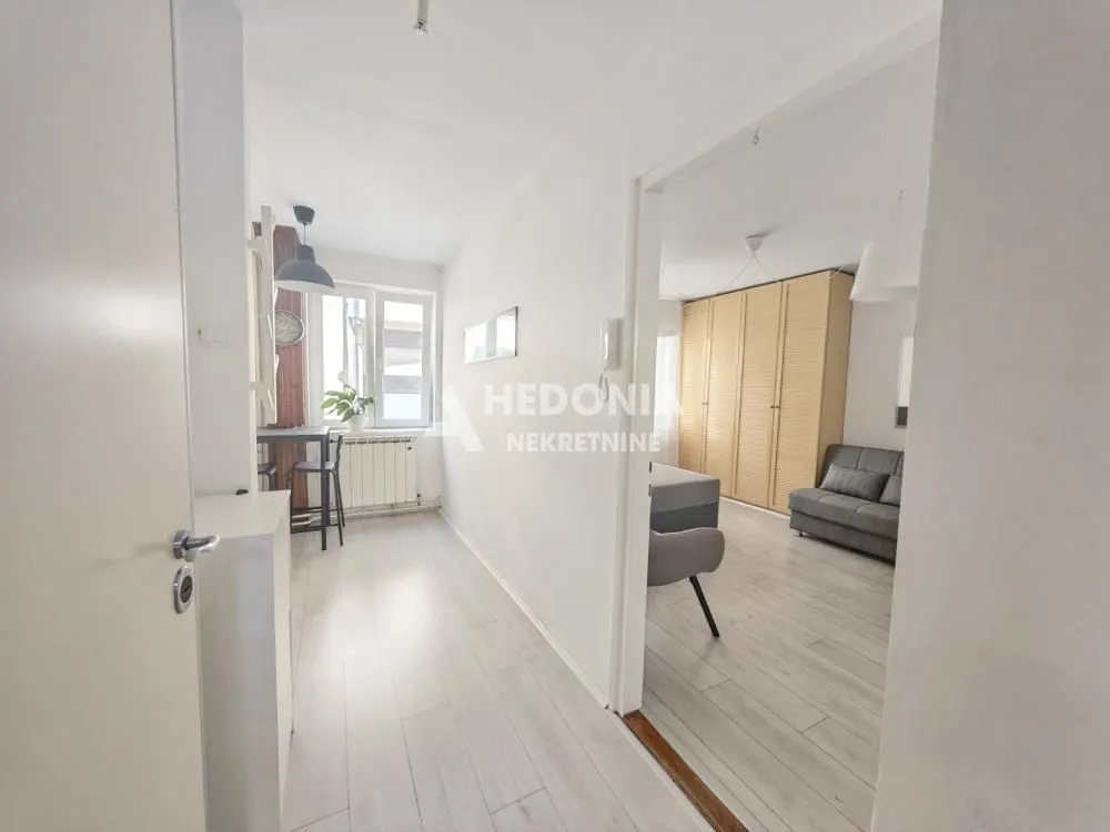 Prodaja, jednosoban stan, 28m², Vračar Hram, Vračar Sve Podlokacije