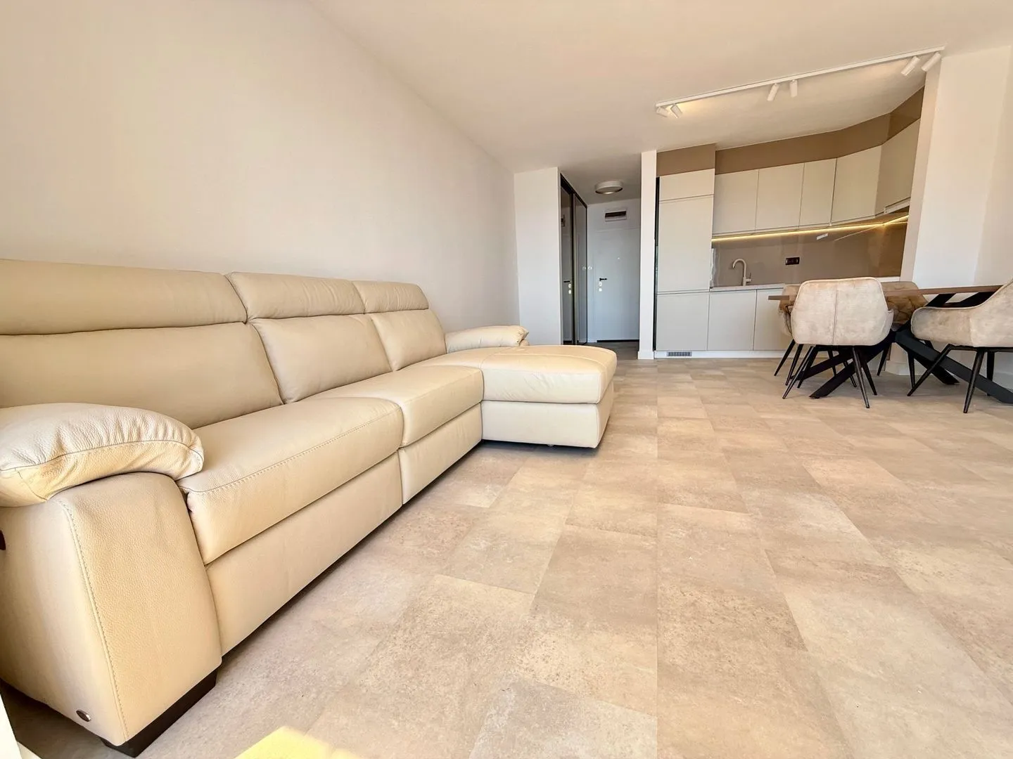 Prodaja, jednosoban stan, 45m², Sveti Stefan, Budva