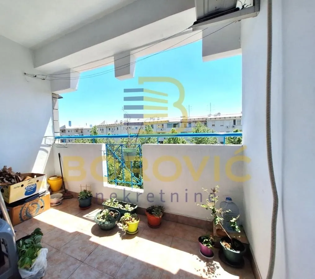 Prodaja, trosoban stan, 80m², Novi Beograd Blok 22, Novi Beograd Sve Podlokacije