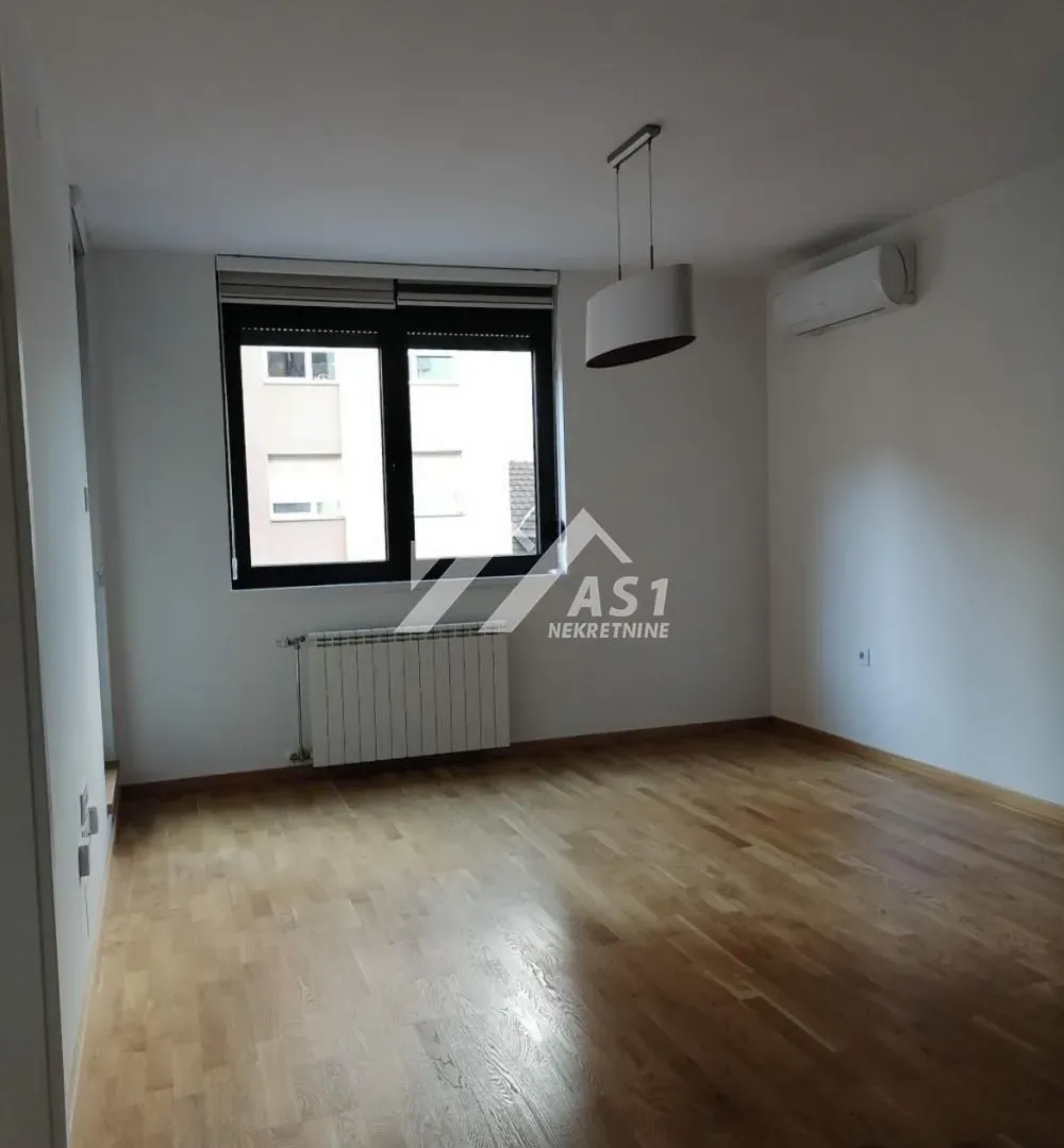 Izdavanje, jednosoban stan, 37m², Rotkvarija, Novi Sad Sve Podlokacije