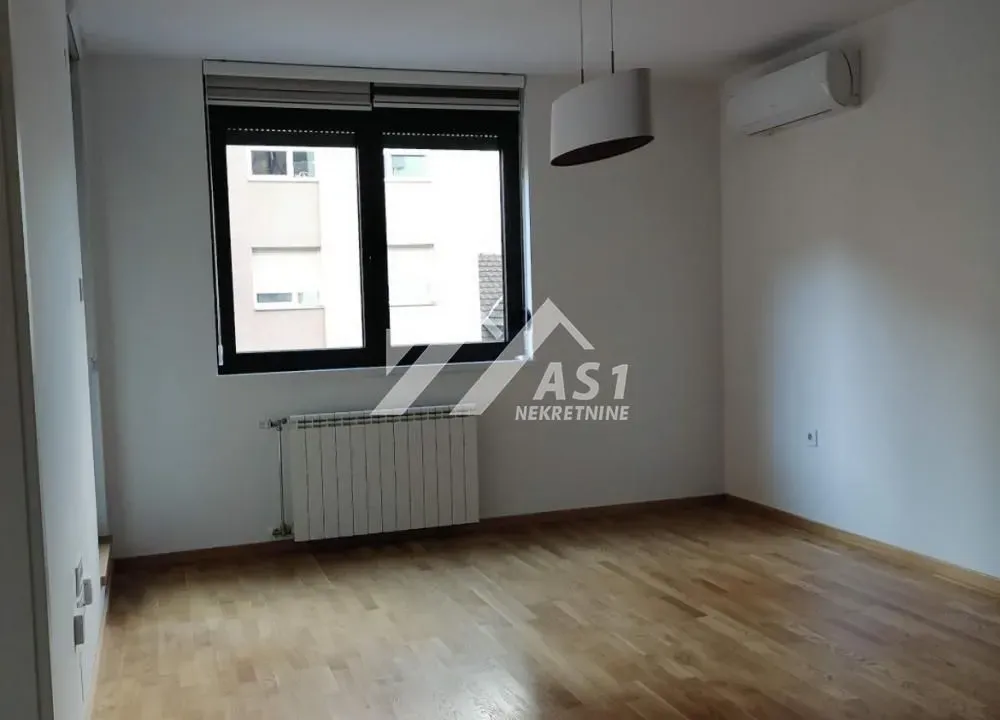 Izdavanje, jednosoban stan, 37m², Rotkvarija, Novi Sad Sve Podlokacije