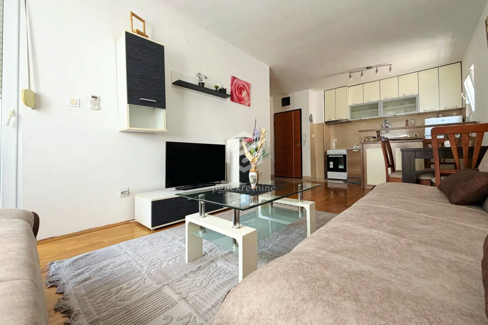 Rent, one bedroom apartment, 40m², Krivi Most, Podgorica