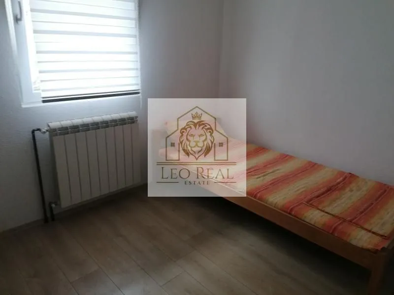 Izdavanje, stan, 180m², Radiofar, Surčin