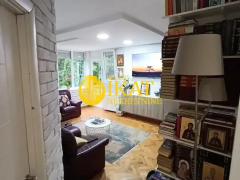 Sale, four bedroom apartment, 80m², Voždovac Sve Podlokacije, Beograd