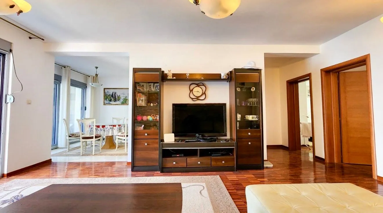 Sale, two bedroom apartment, 105m², Stoliv, Kotor