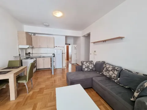 Rent, one bedroom apartment, 54m², Budva, Crna Gora - image 13