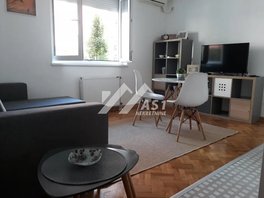Izdavanje, jednosoban stan, 40m², Grbavica, Novi Sad Sve Podlokacije