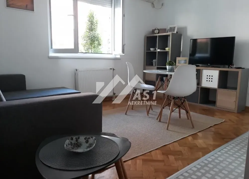 Izdavanje, jednosoban stan, 40m², Grbavica, Novi Sad Sve Podlokacije