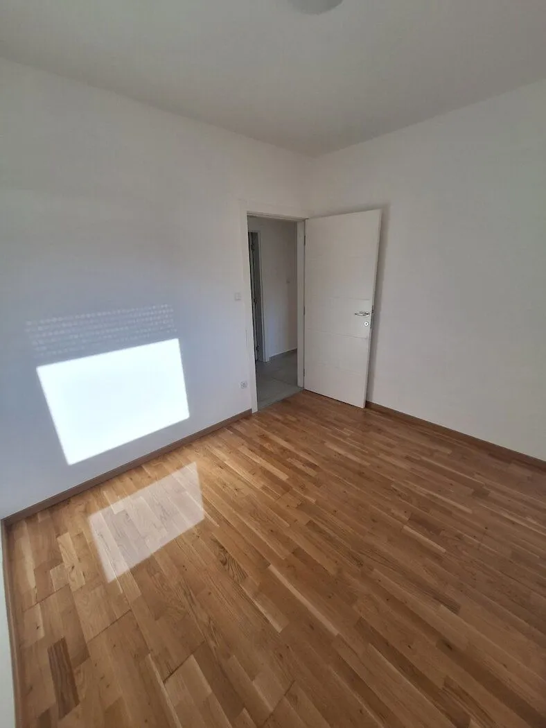 Prodaja, jednosoban stan, 74m², Veternik, Novi Sad Sve Podlokacije