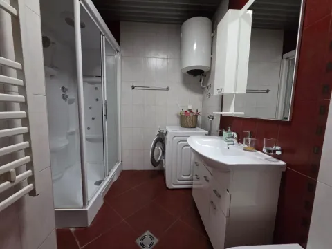 Izdavanje, dvosoban stan, 71m², Preko Morače, Podgorica - image 9