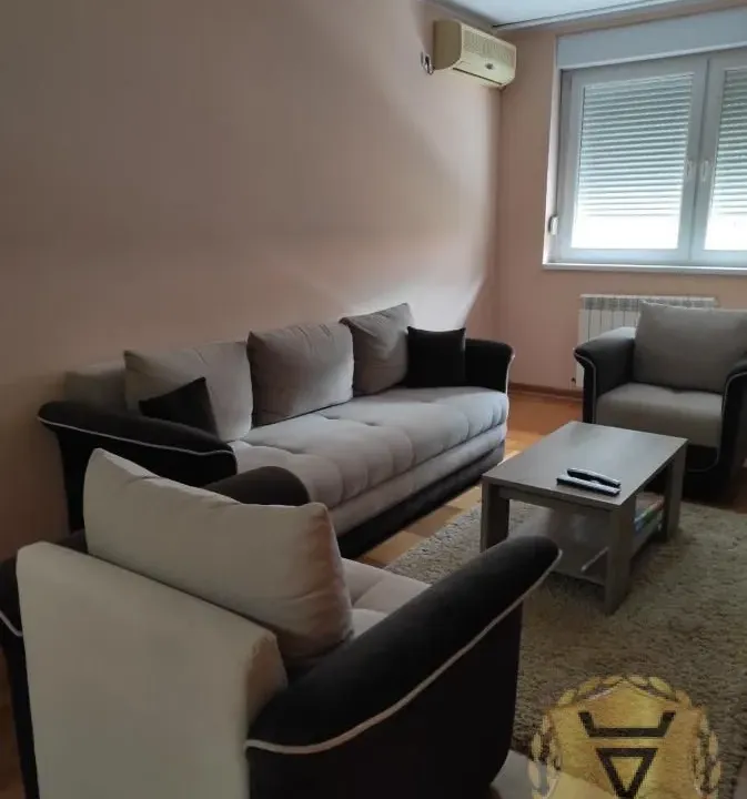 Izdavanje, trosoban stan, 80m², Lion, Zvezdara Sve Podlokacije