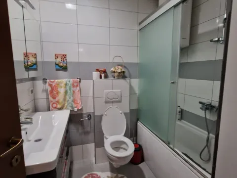 Prodaja, dvosoban stan, 75m², City Kvart, Podgorica - image 2