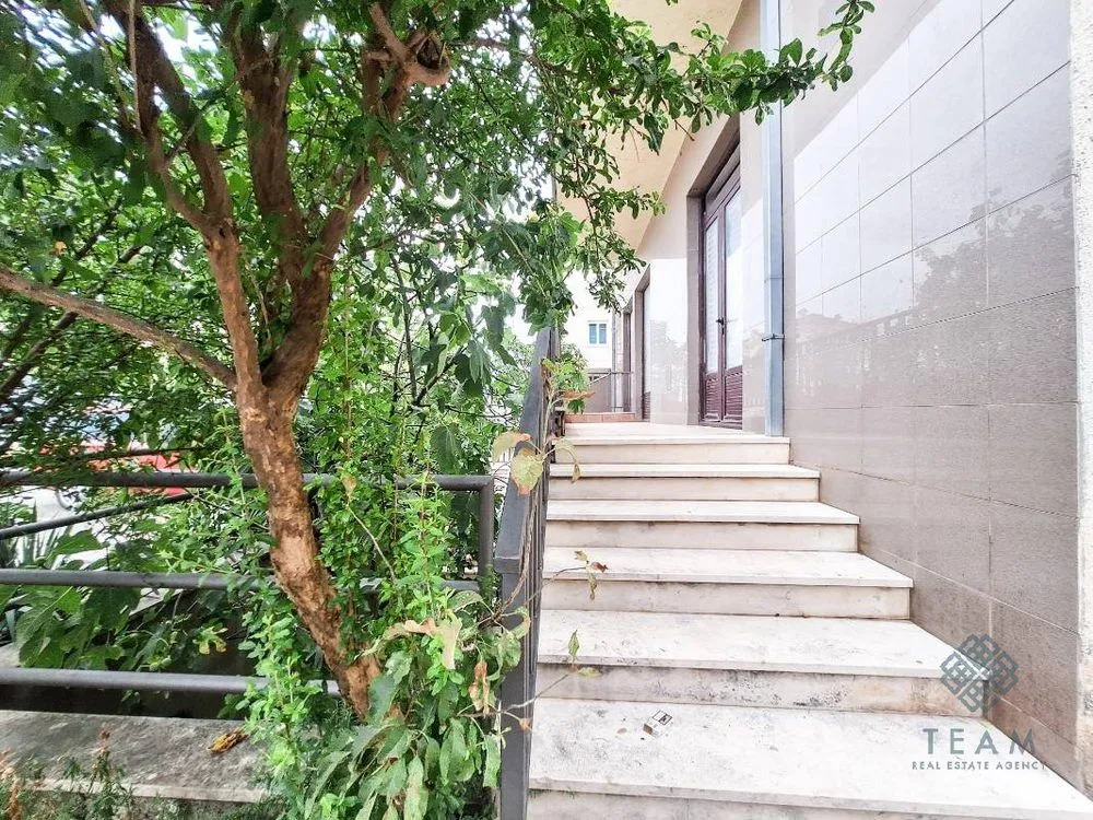 Sale, office space, 323m², Stari Aerodrom, Podgorica