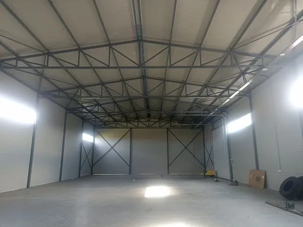 Izdavanje, poslovni prostor, 600m², Zemun Ugrinovci, Zemun Sve Podlokacije