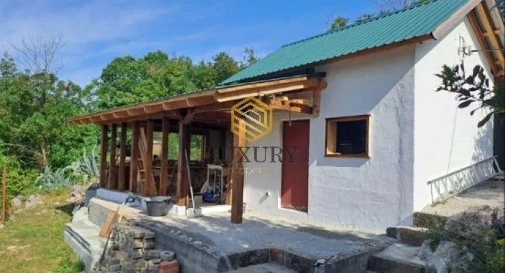 Prodaja, kuća, 105m², Piperi, Podgorica