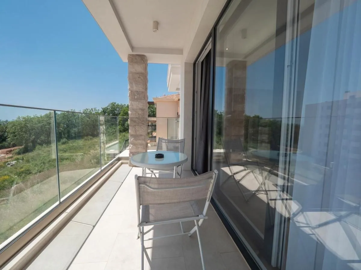 Prodaja, garsonjera, 44m², Bečići, Budva