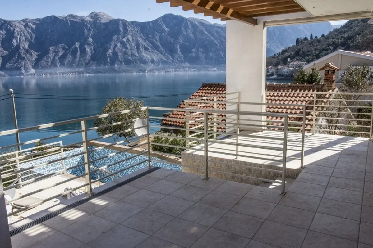 Sale, house, 371m², Stoliv, Kotor