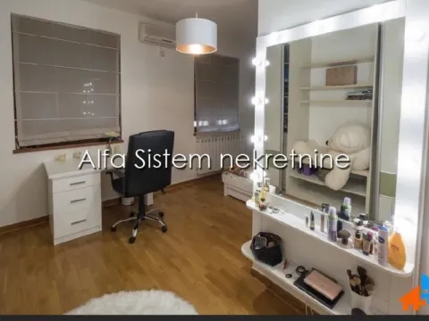 Izdavanje, kuća, 300m², Savski Venac, Beograd - image 19