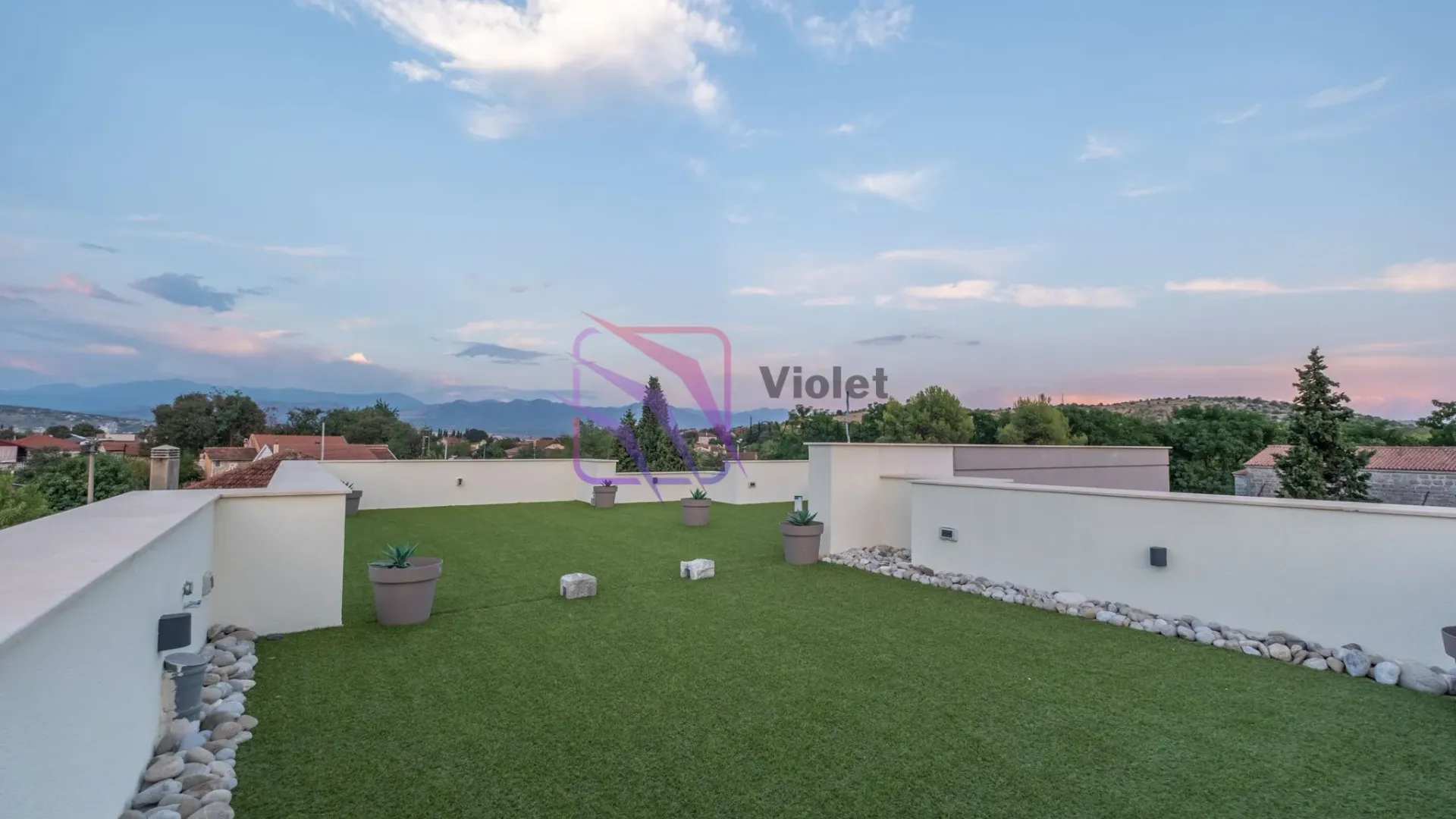 Izdavanje, kuća, 180m², Gornja Gorica, Podgorica