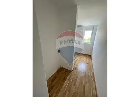 Prodaja, trosoban stan, 93m², Blok 9, Podgorica - image 9