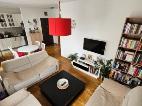 Izdavanje, jednosoban stan, 50m², City Kvart, Podgorica - image 11