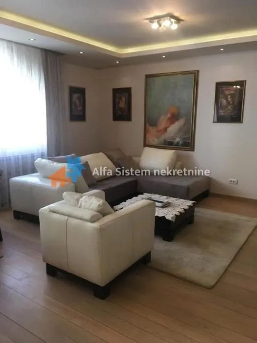 Rent, three bedroom apartment, 90m², Stari Grad, Beograd