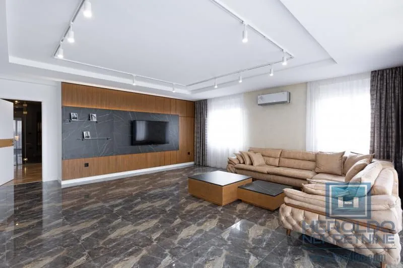 Prodaja, stan, 340m², Kajsijar, Jagodina