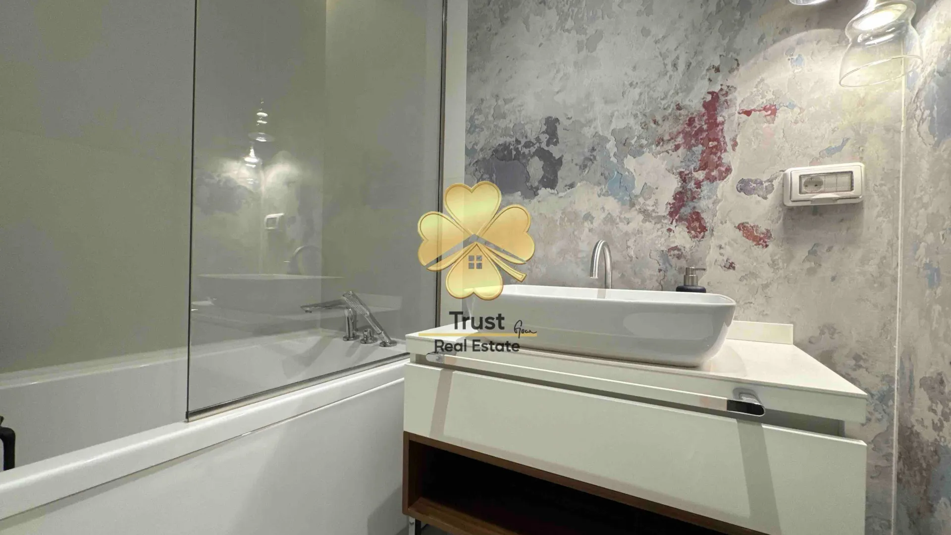 Prodaja, trosoban stan, 122m², Centar, Podgorica