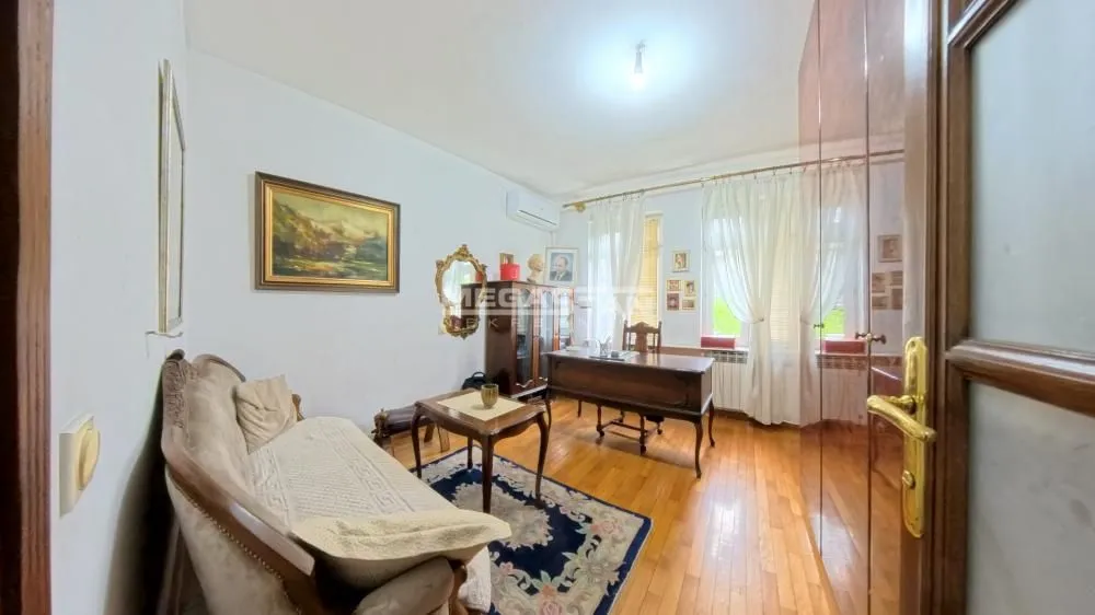 Sale, apartment, 109m², Stari Grad, Beograd