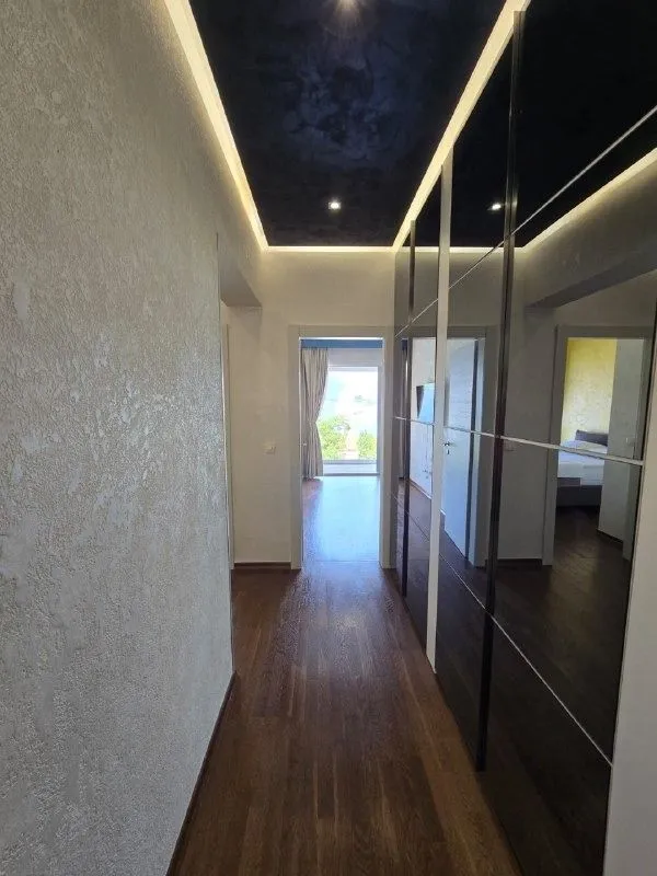 Rent, three bedroom apartment, 120m², Dobrota, Kotor