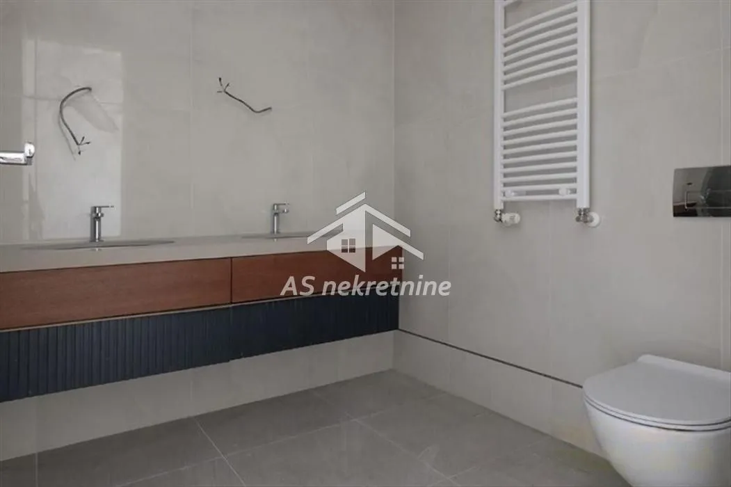 Rent, four bedroom apartment, 148m², Savski Venac, Beograd