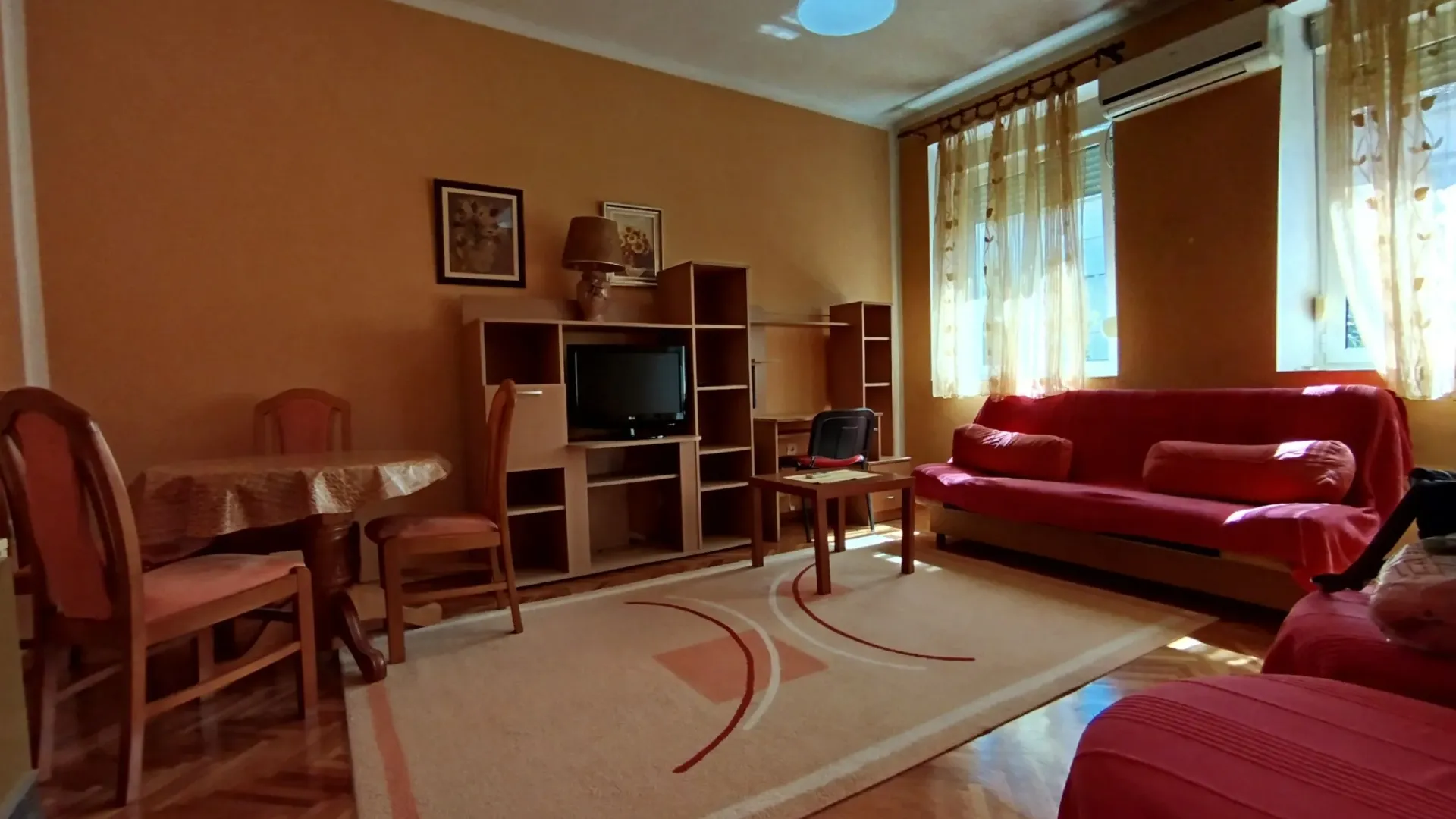 Izdavanje, jednosoban stan, 53m², Centar, Podgorica