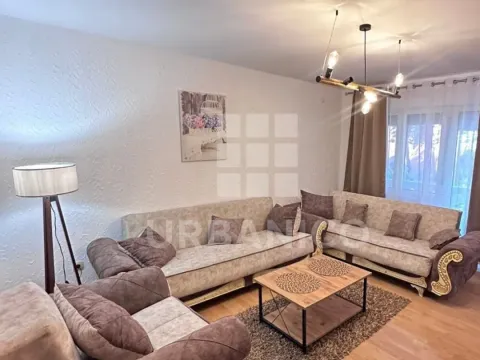 Izdavanje, dvosoban stan, 100m², Tološi, Podgorica - image 2