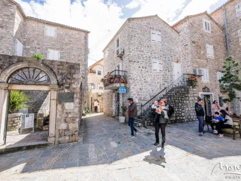 Sale, house, 91m², Stari Grad, Budva - image 29