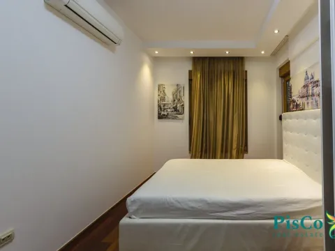 Izdavanje, četvorosoban stan, 135m², Centar, Podgorica - image 9