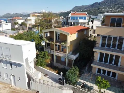 Prodaja, kuća, 200m², Stari Bar, Bar