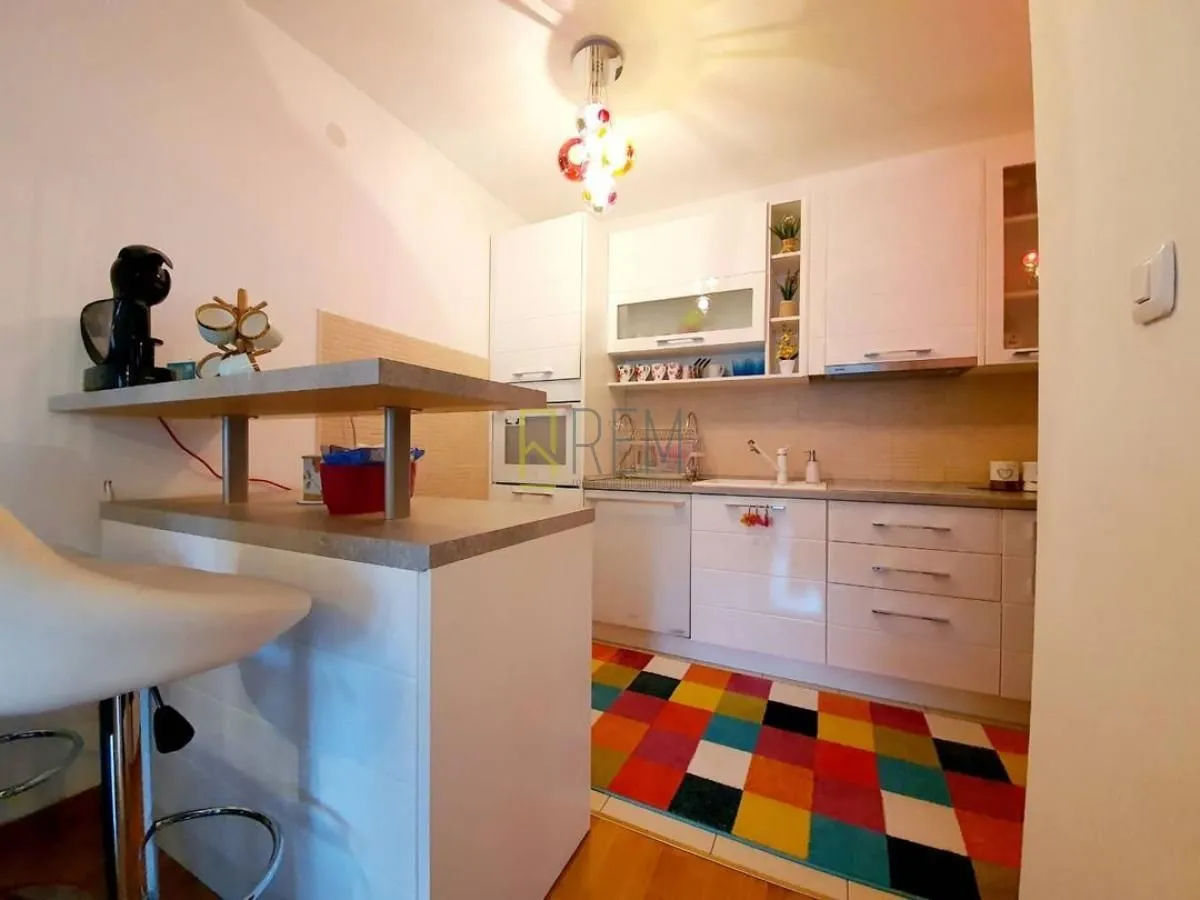 Prodaja, dvosoban stan, 91m², Tološi, Podgorica