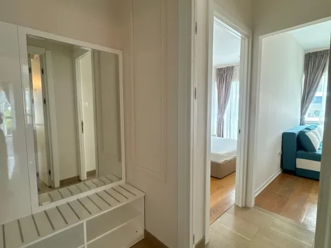 Izdavanje, trosoban stan, 98m², Centar, Budva - image 9