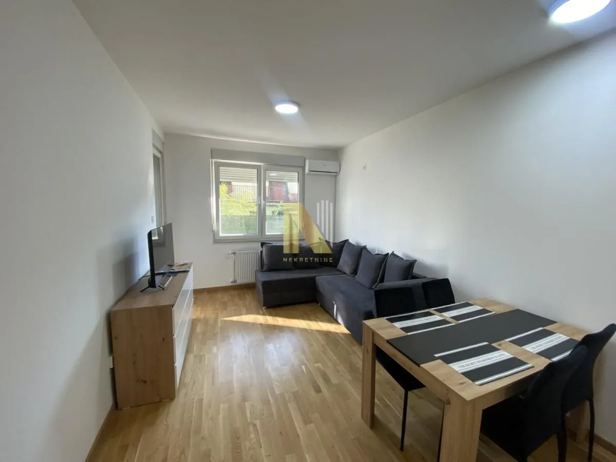 Prodaja, jednosoban stan, 39m², Avijatičarsko naselje, Novi Sad Sve Podlokacije