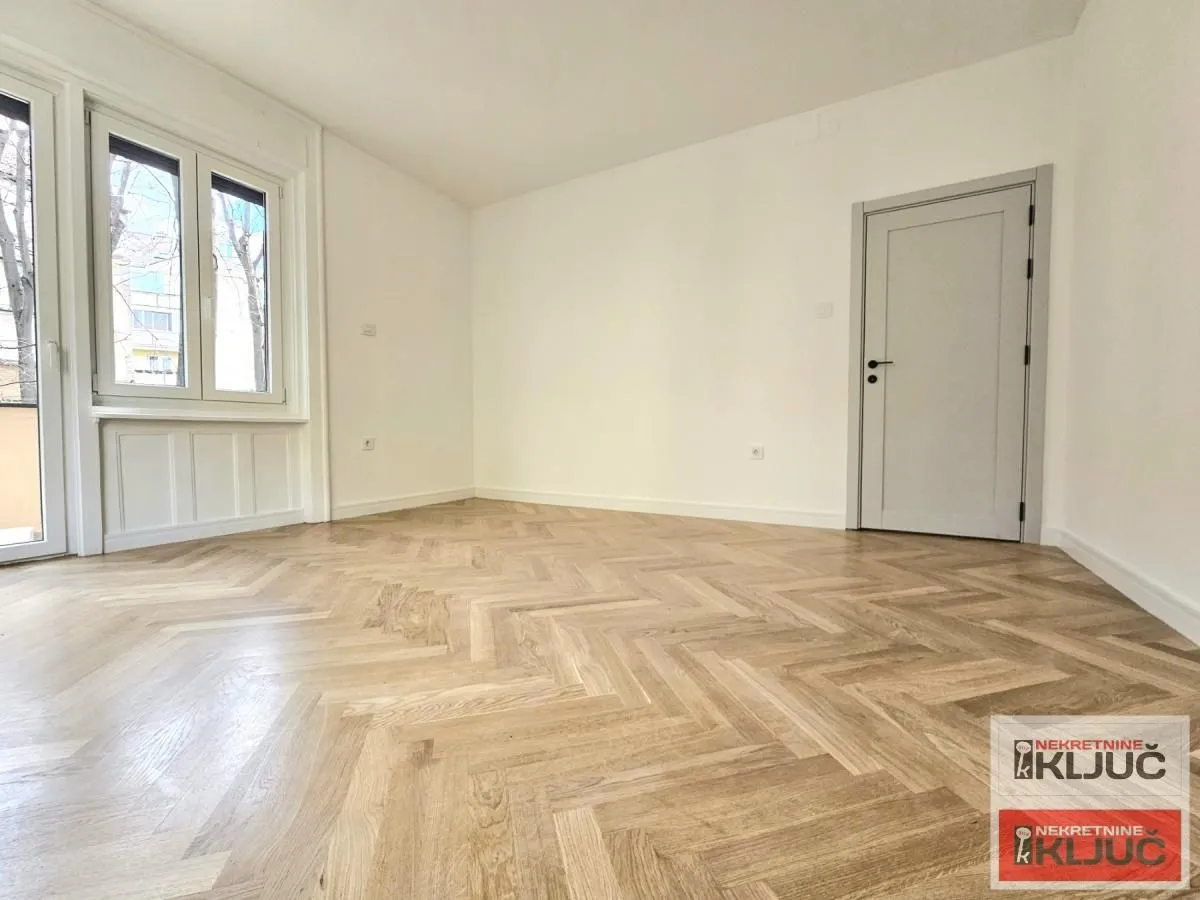 Prodaja, četvorosoban stan, 112m², Centar, Novi Sad