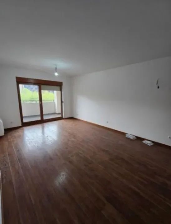 Izdavanje, trosoban stan, 96m², Master Kvart, Podgorica