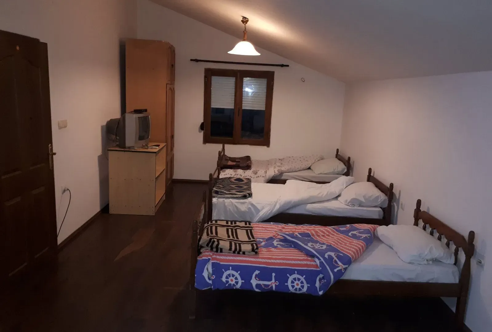 Izdavanje, stan, 300m², Podgorica, Crna Gora