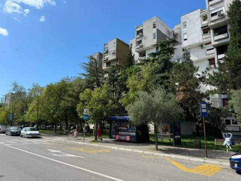 Izdavanje, jednosoban stan, 60m², Blok 5, Podgorica - image 14