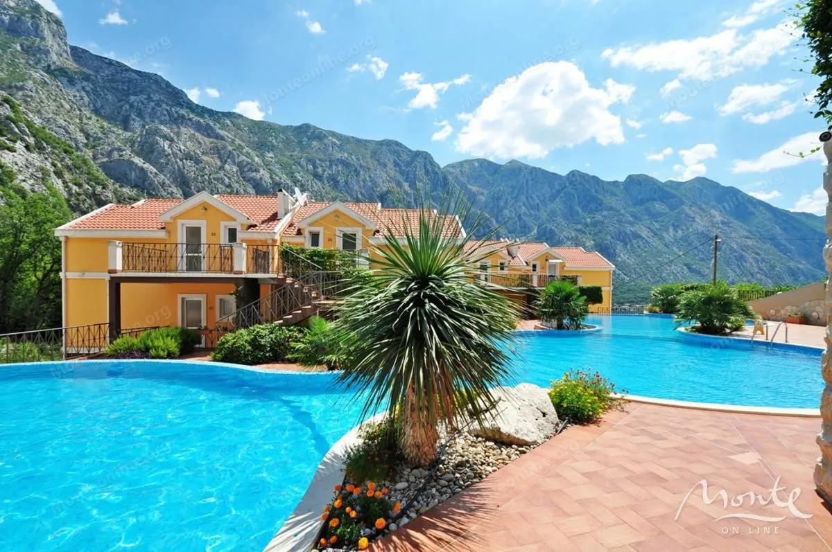 Prodaja, jednosoban stan, 63m², Orahovac, Kotor