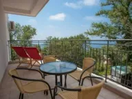 Sale, hospitality venue, 400m², Petrovac, Budva - image 1