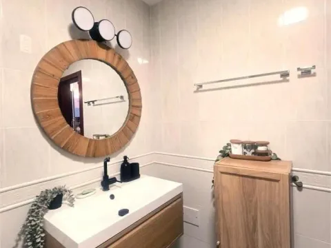 Sale, two bedroom apartment, 97m², Dobrota, Kotor - image 13