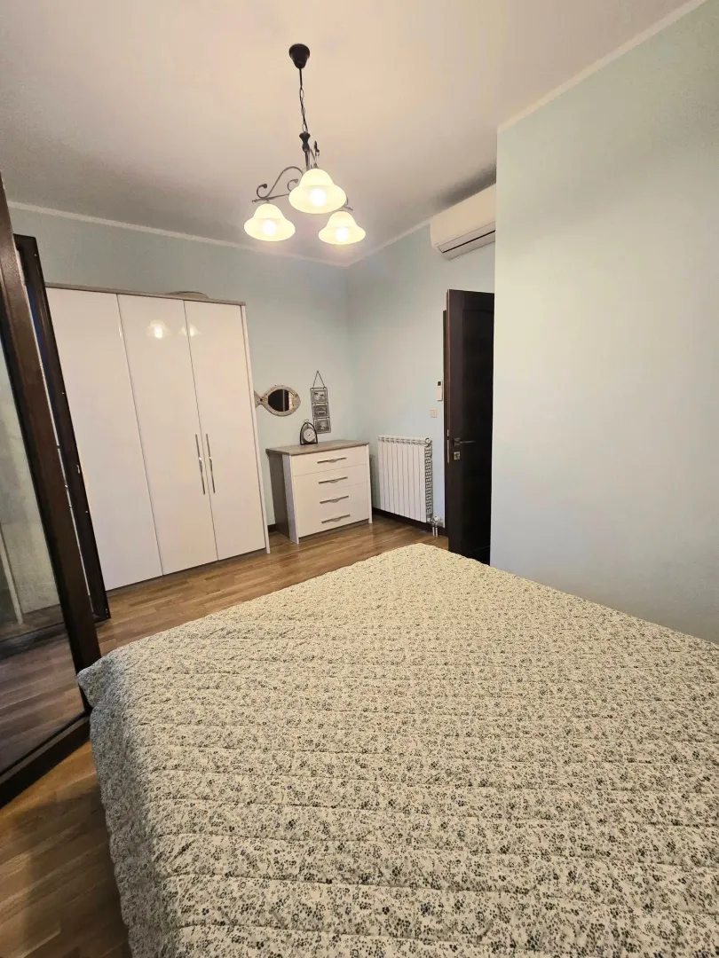 Izdavanje, dvosoban stan, 70m², Luštica, Tivat