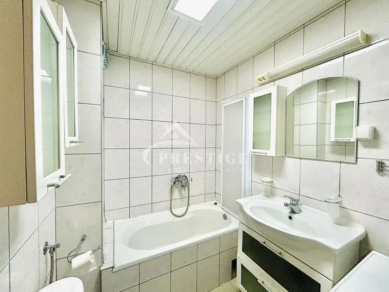Izdavanje, dvosoban stan, 65m², Blok 9, Podgorica